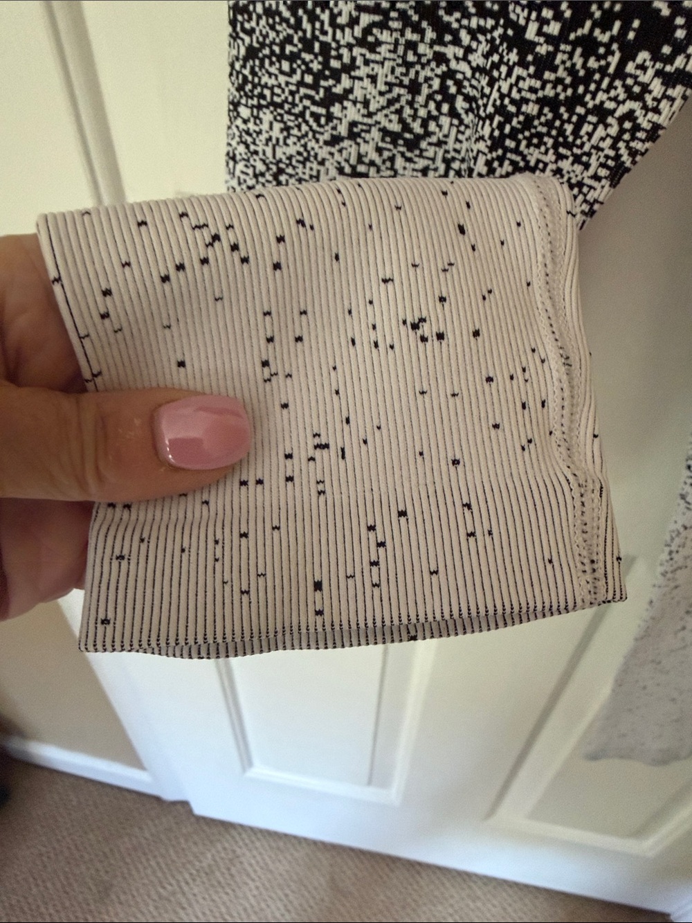 NWOT Athleta Black and White Ombre Active Leggings - Picture 4 of 5